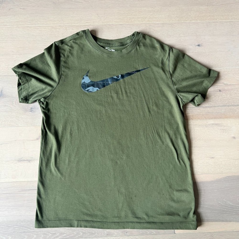 Nike Men’s Dri-Fit Swoosh Tee Shirt Sz LG
